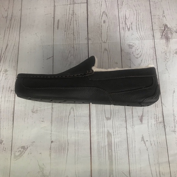 Ugg Men's ascot leather Brown Shearling Lined Loafers - Picture 5 of 7